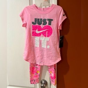 Nike outfit shirt and leggings NWT